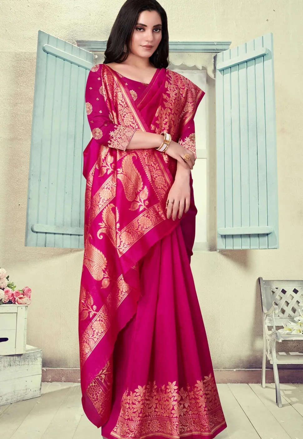 Woven Art Silk Saree in Fuchsia