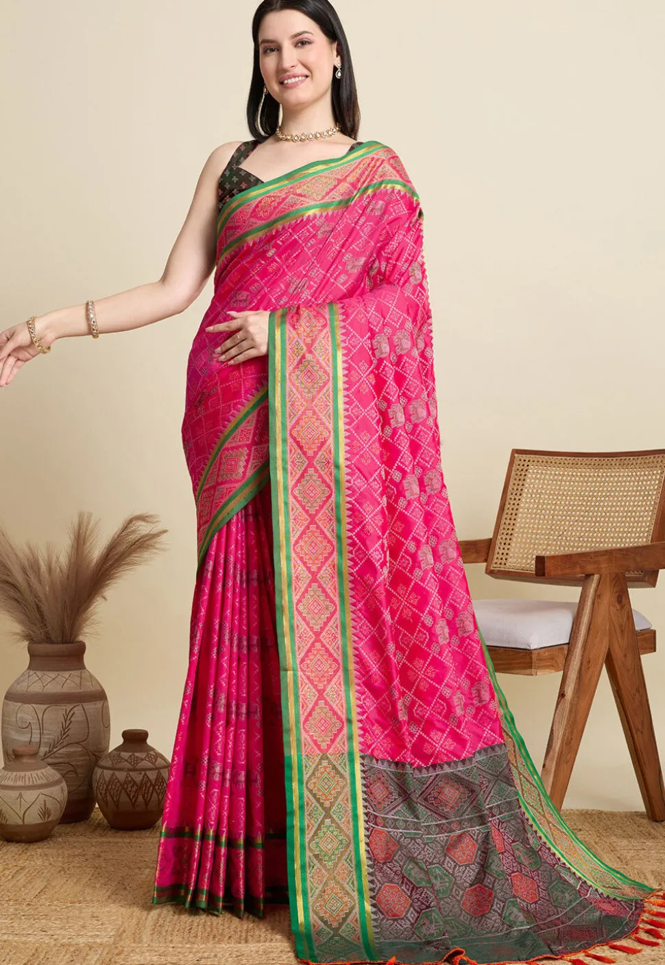 Woven Art Silk Saree in Fuchsia