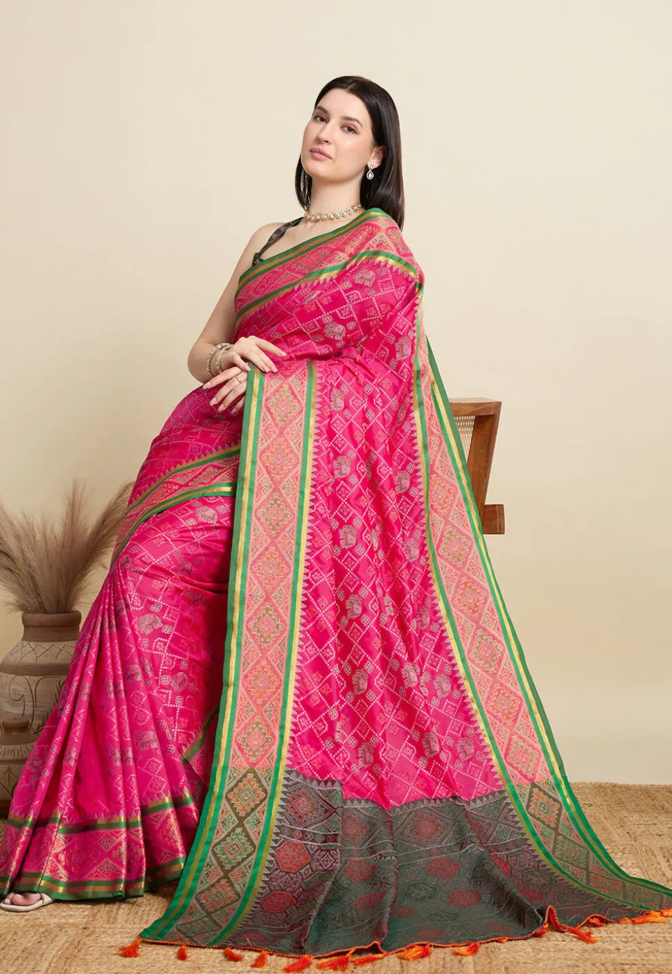 Woven Art Silk Saree in Fuchsia
