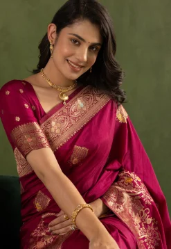 Woven Art Silk Saree in Fuchsia