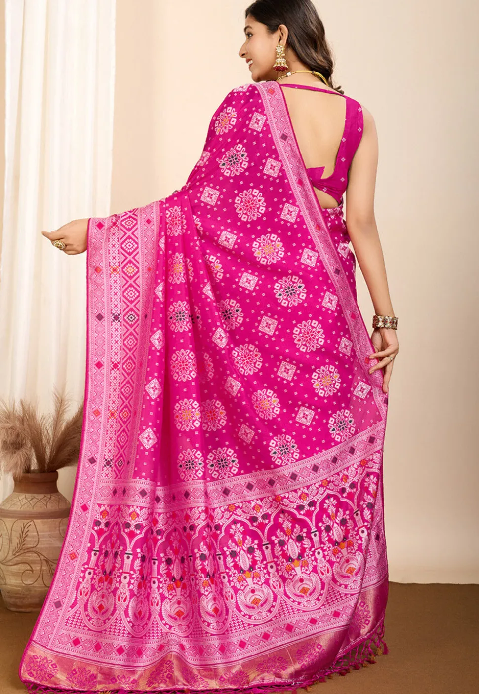 Woven Art Silk Saree in Fuchsia