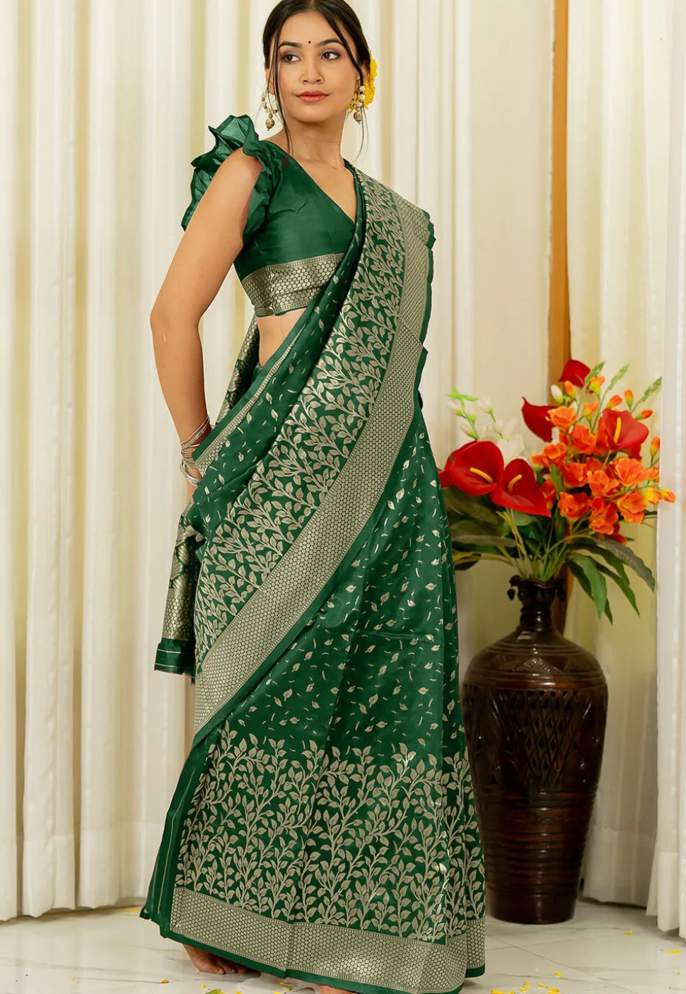 Woven Art Silk Saree in Green