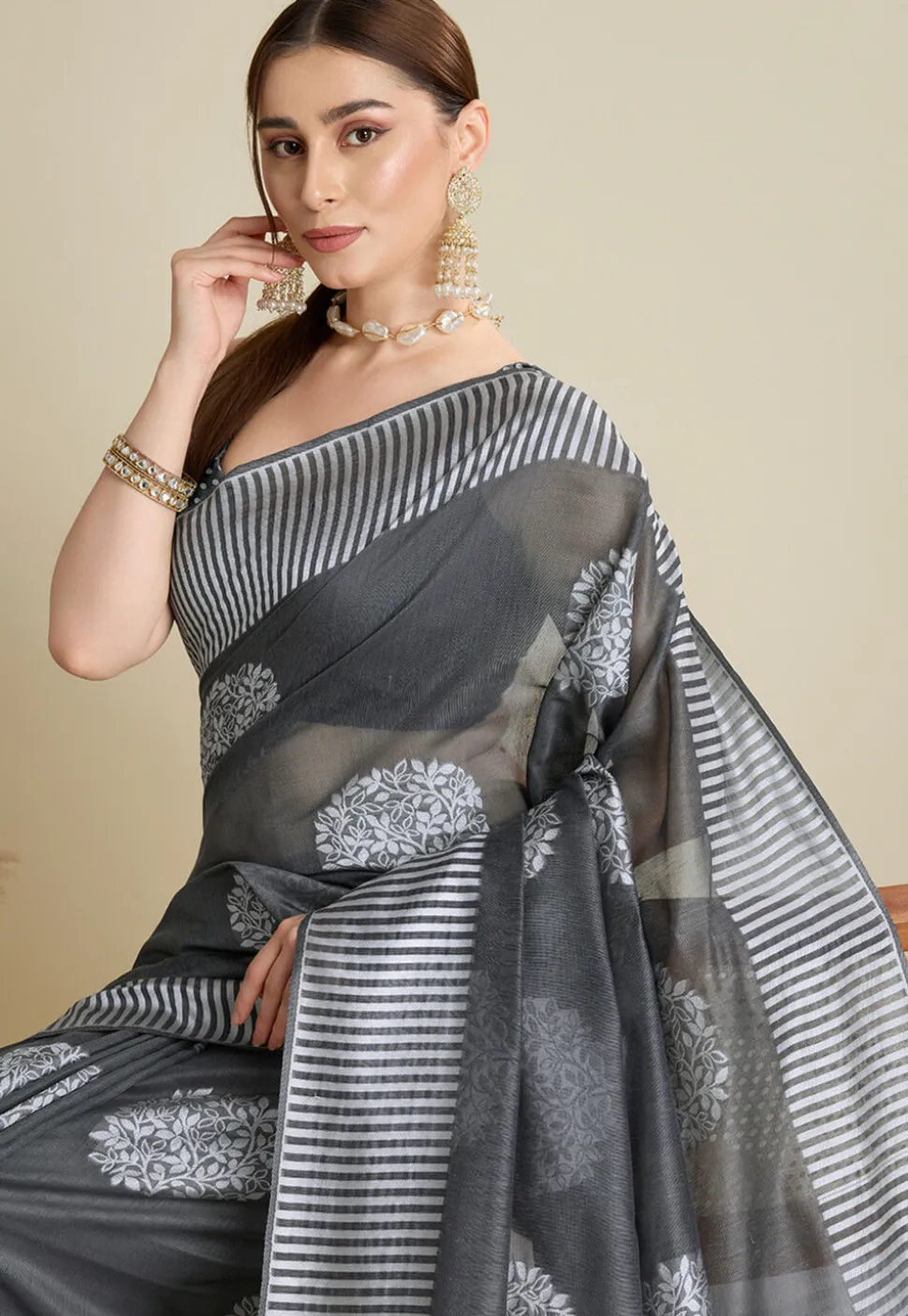 Woven Art Silk Saree in Grey