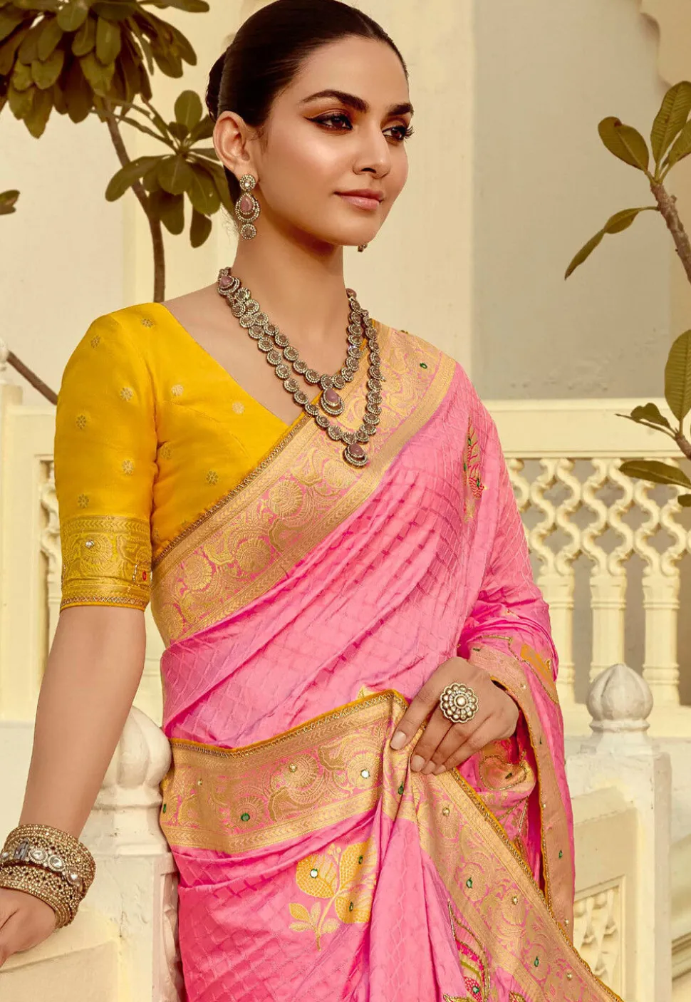 Woven Art Silk Saree in Pink
