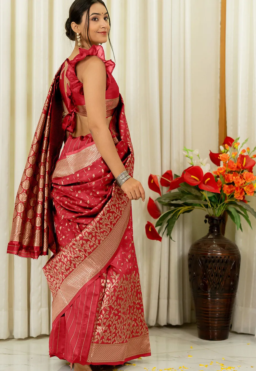 Woven Art Silk Saree in Red