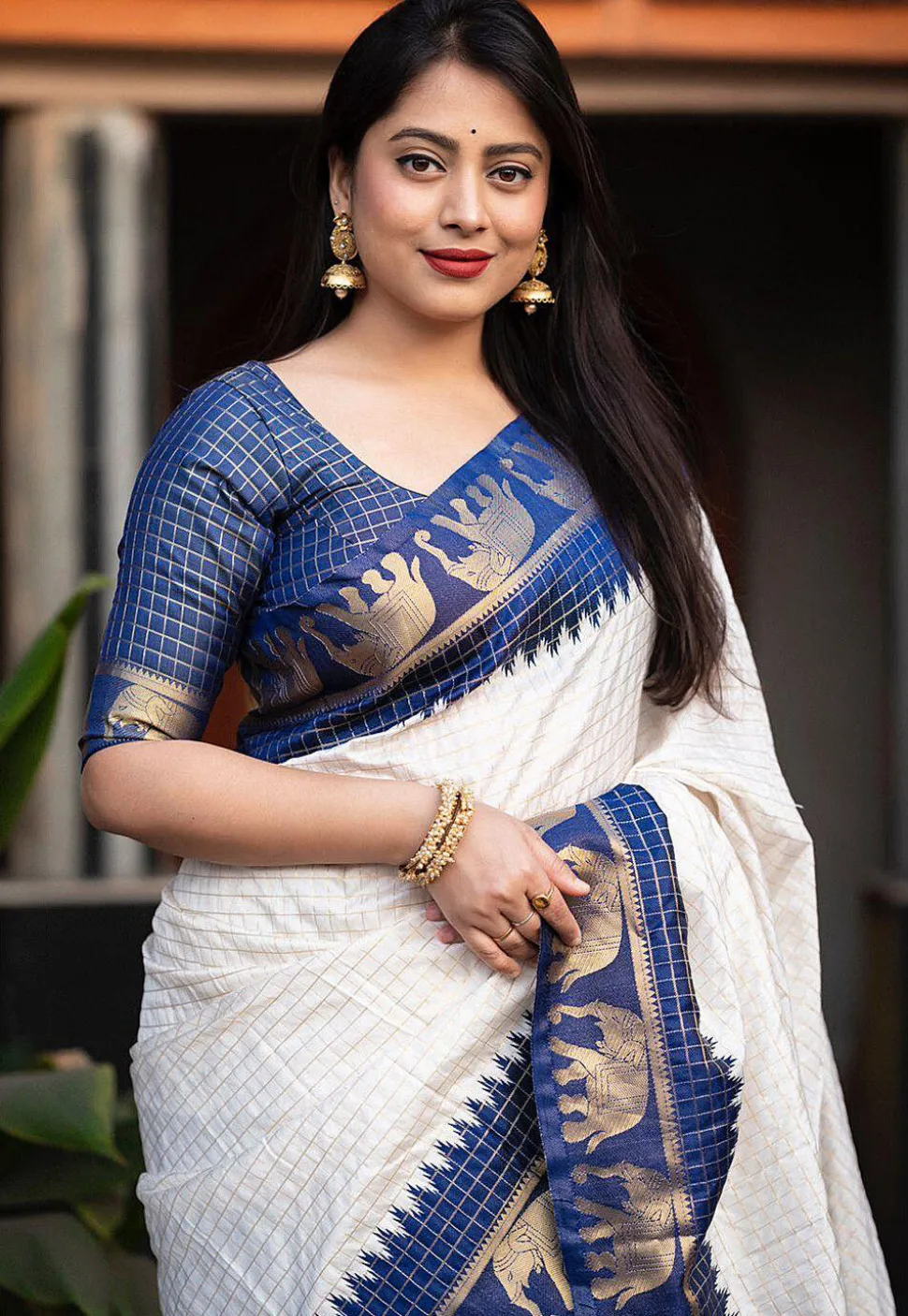 Woven Art Silk Saree in White