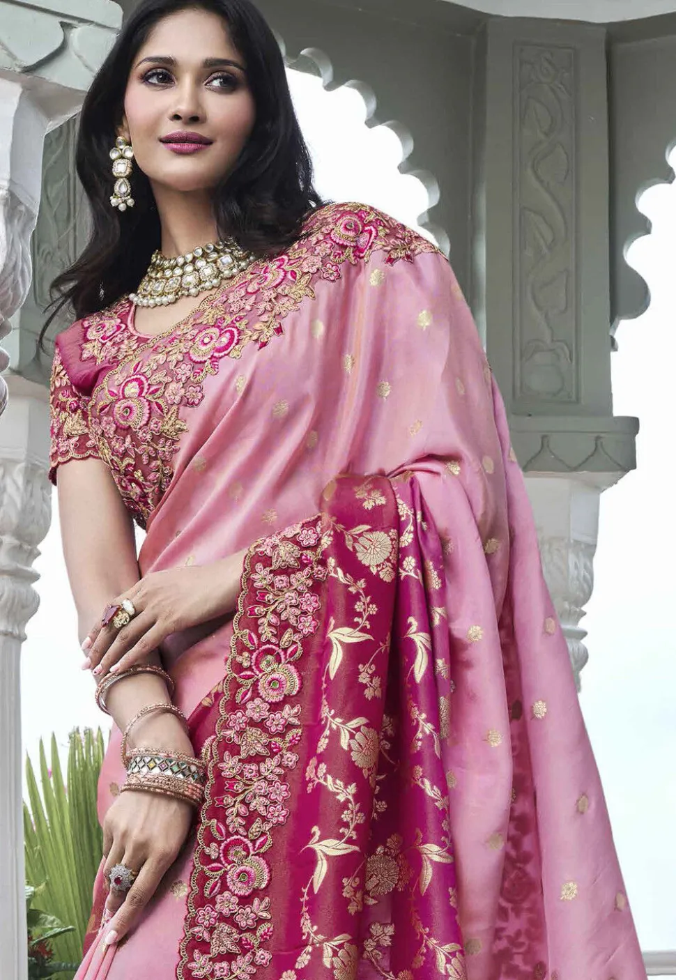 Woven Art Silk Scalloped Saree in Pink