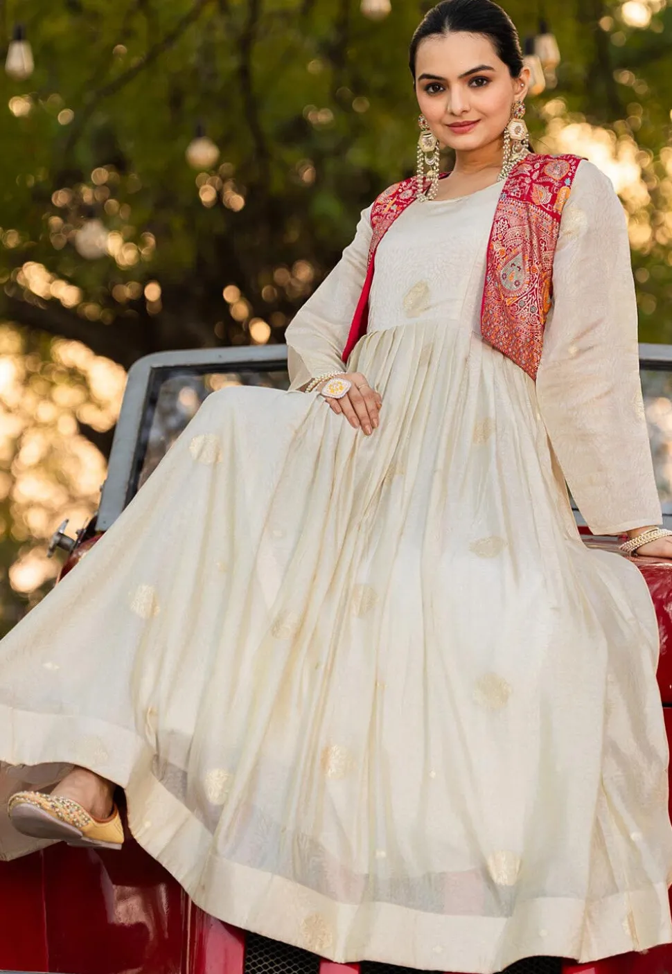 Woven Art Viscose Silk Jacquard Gown in Off White