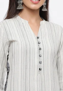 Woven Cotton Jacquard Straight Kurta in Off White
