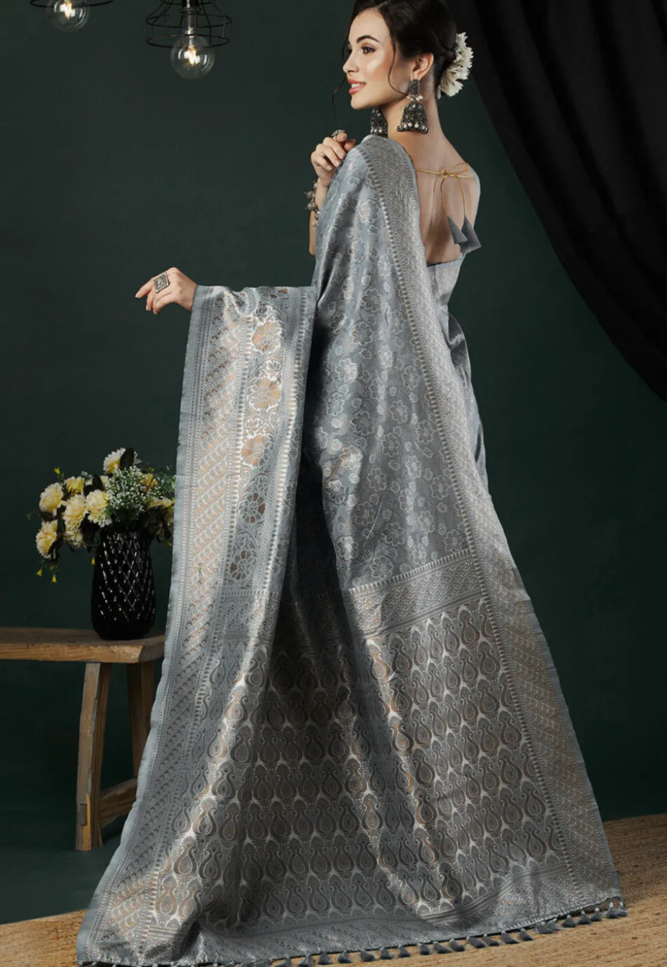 Woven Linen Saree in Grey