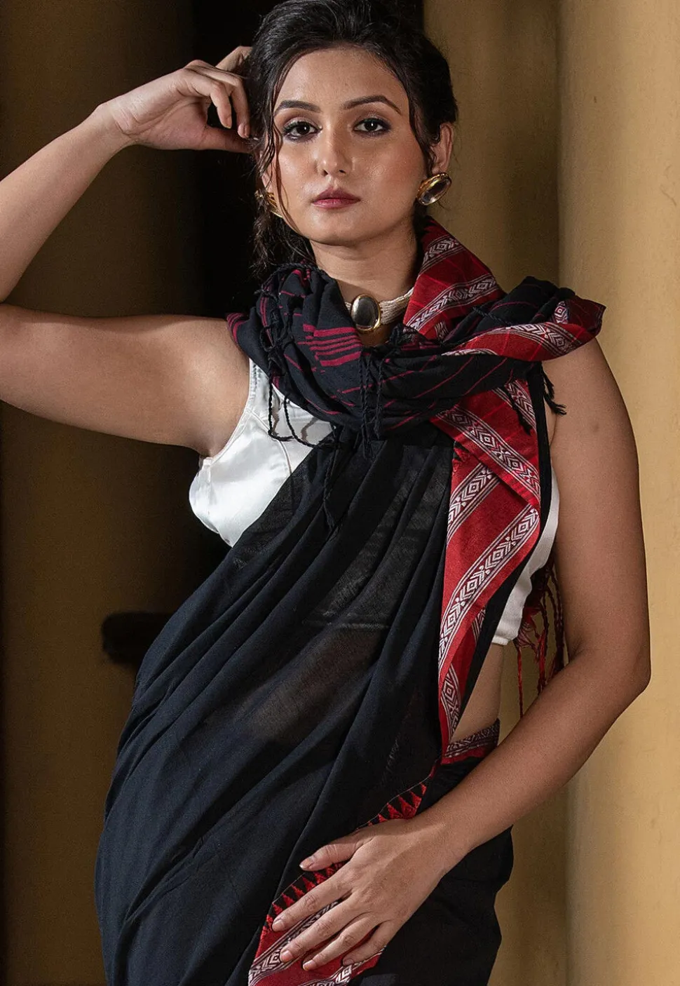 Woven Pure Cotton Saree in Black