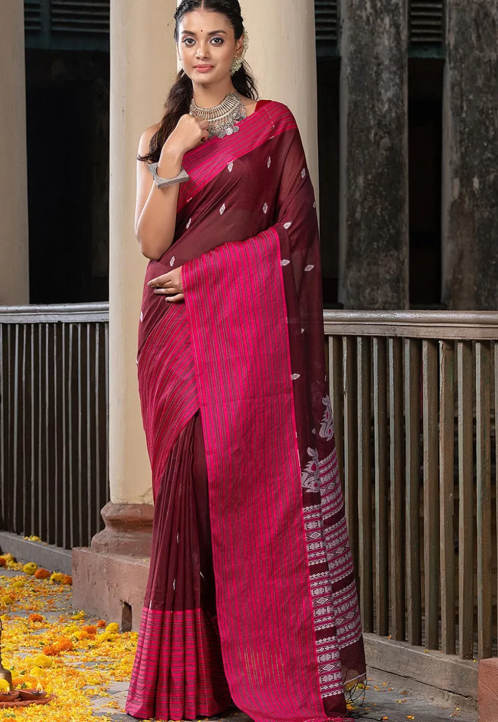 Woven Pure Cotton Saree in Maroon