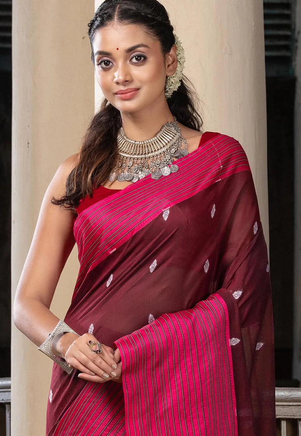 Woven Pure Cotton Saree in Maroon