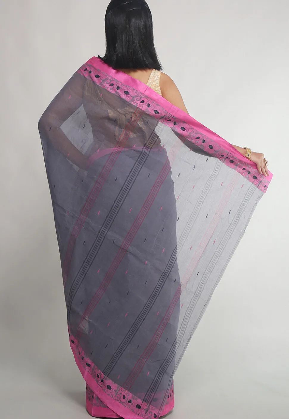 Woven Pure Cotton Tant Saree in Grey