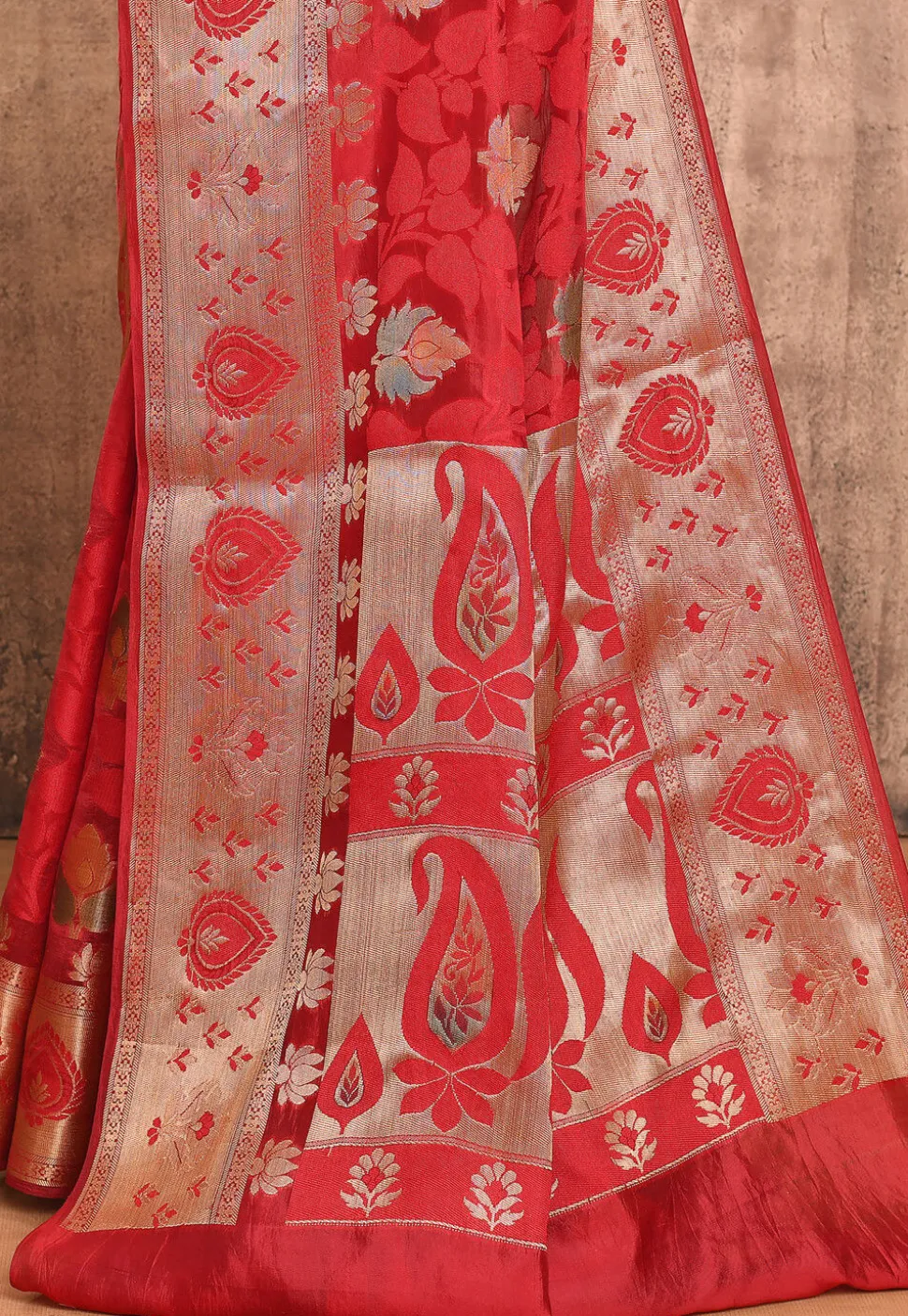 Woven Pure Silk Saree in Red