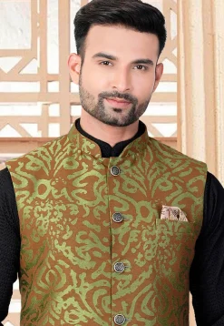 Woven Rayon Kurta Set in Black and Green