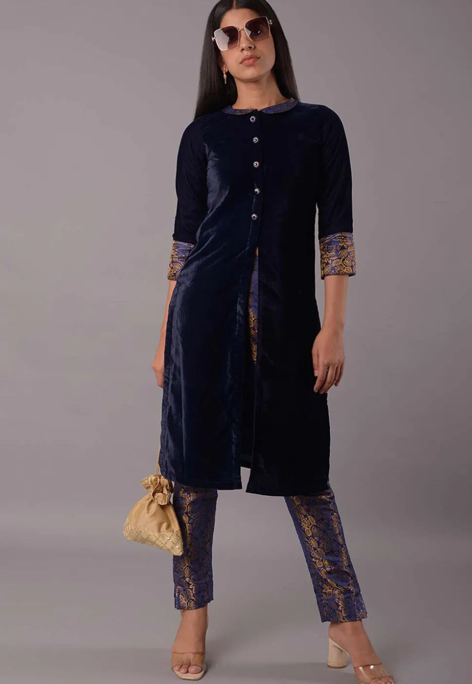 Woven Velvet Front Slit Kurta Set in Navy Blue